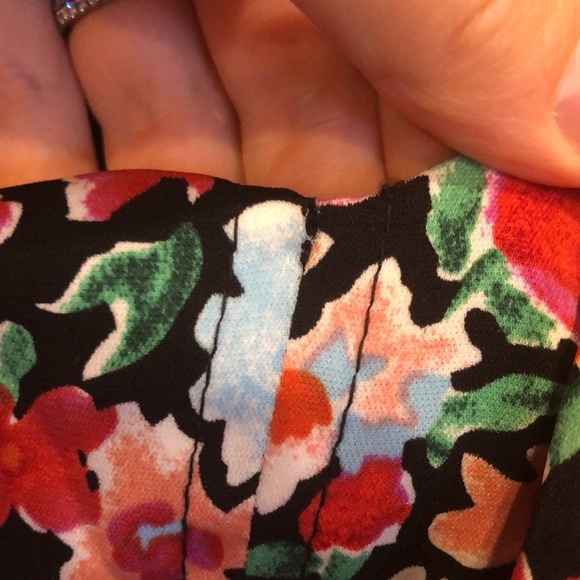 ASTR floral crop top with puff sleeve. Size S. - Picture 13 of 13